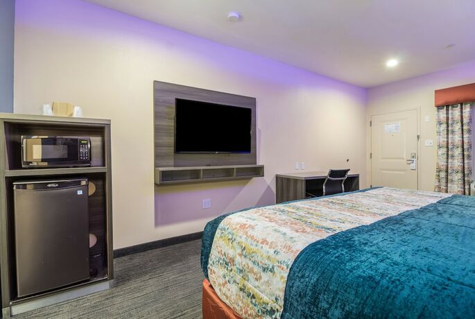 Imagen de la habitación del Hotel Scottish Inn and Suites Houston Willowbrook. Foto 10
