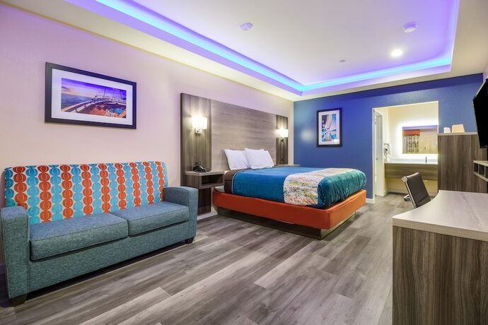 Imagen de la habitación del Hotel Scottish Inn and Suites Houston Willowbrook. Foto 11