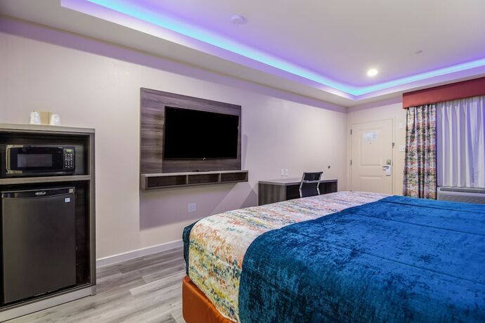 Imagen de la habitación del Hotel Scottish Inn and Suites Houston Willowbrook. Foto 17