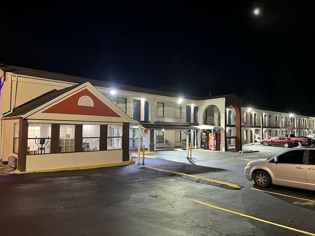 Imagen general del Hotel Scottish Inns Gordon Highway. Foto 2