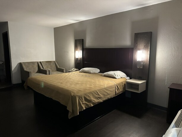 Imagen de la habitación del Hotel Scottish Inns Gordon Highway. Foto 7