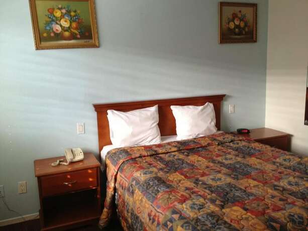 Imagen de la habitación del Hotel Scottish Inns Long Beach. Foto 19