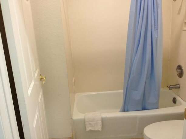 Imagen general del Hotel Scottish Inns Long Beach. Foto 7