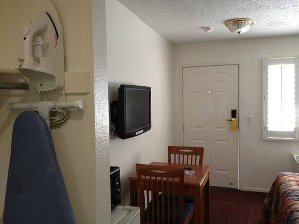 Imagen general del Hotel Scottish Inns Long Beach. Foto 11