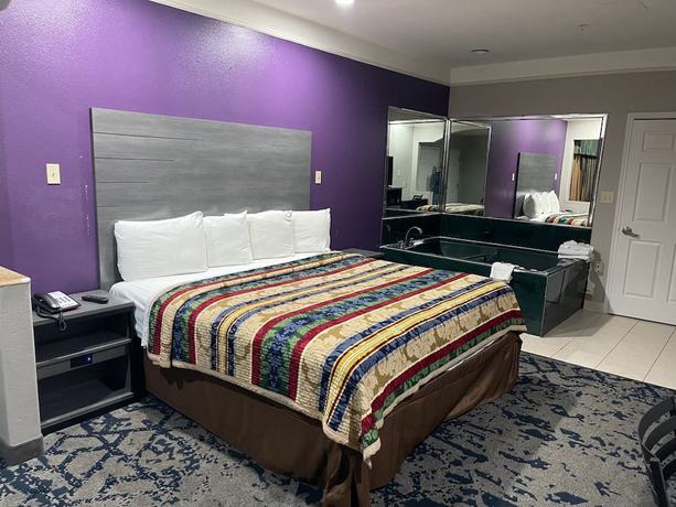 Imagen de la habitación del Hotel Scottish Inns and Suites Alvin. Foto 6