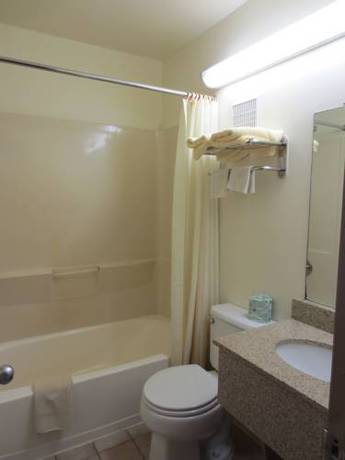 Imagen de la habitación del Hotel Scottish Inns and Suites - Bordentown. Foto 3