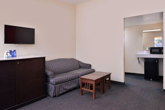 Imagen de la habitación del Hotel Scottish Inns and Suites. Foto 15
