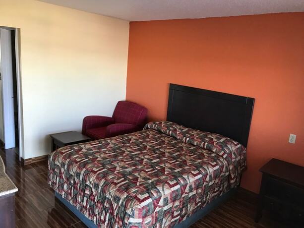 Imagen de la habitación del Hotel Scottish Inns and Suites. Foto 18
