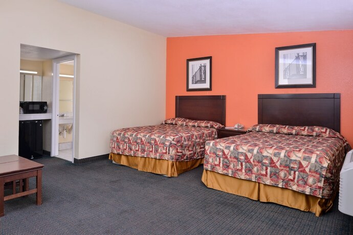 Imagen de la habitación del Hotel Scottish Inns and Suites. Foto 19