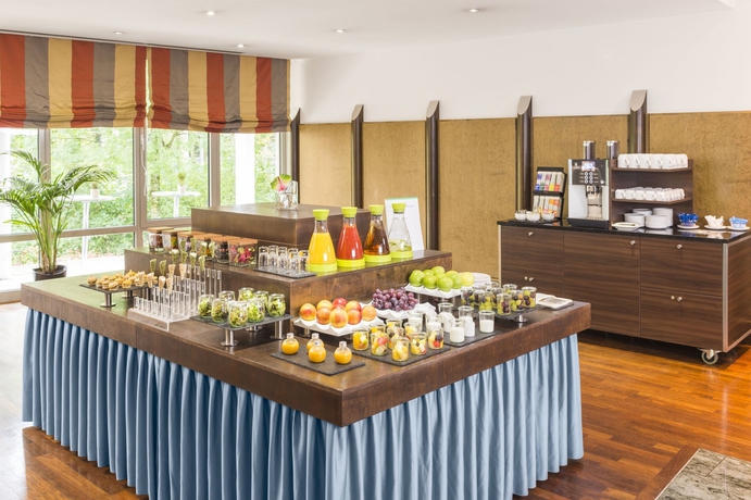 Imagen del bar/restaurante del Hotel Scotty + Paul Deggendorf. Foto 2