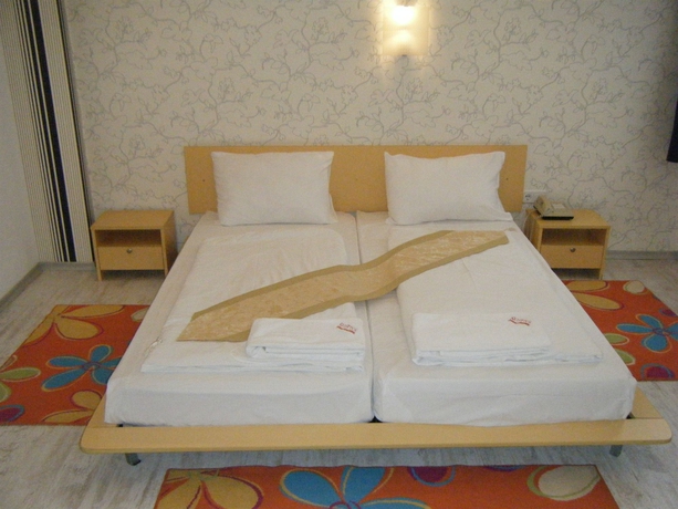 Imagen de la habitación del Hotel Scottys Boutique. Foto 4