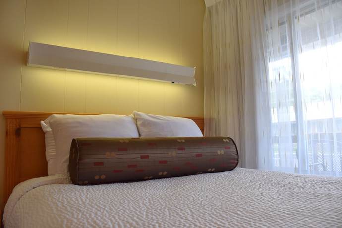 Imagen de la habitación del Hotel Scotty's Lakeside Resort. Foto 3