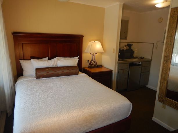 Imagen de la habitación del Hotel Scotty's Lakeside Resort. Foto 4