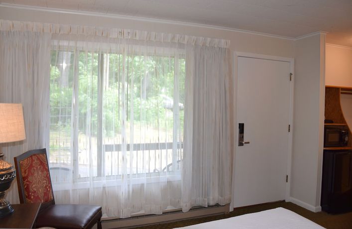 Imagen de la habitación del Hotel Scotty's Lakeside Resort. Foto 7