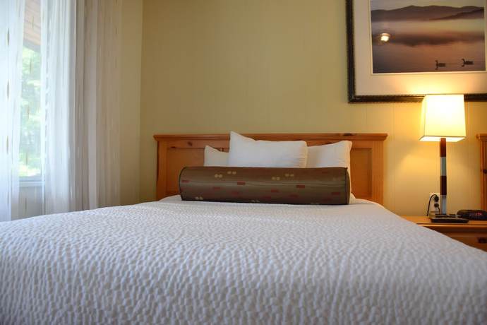 Imagen de la habitación del Hotel Scotty's Lakeside Resort. Foto 11