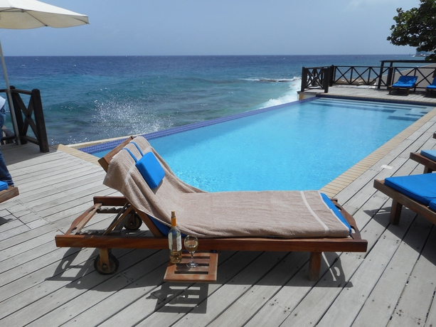 Imagen de la piscina del Hotel Scuba Lodge and Ocean Suites. Foto 13