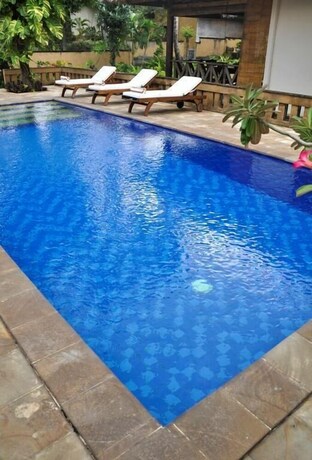 Imagen de la piscina del Hotel Scuba Seraya Resort. Foto 20
