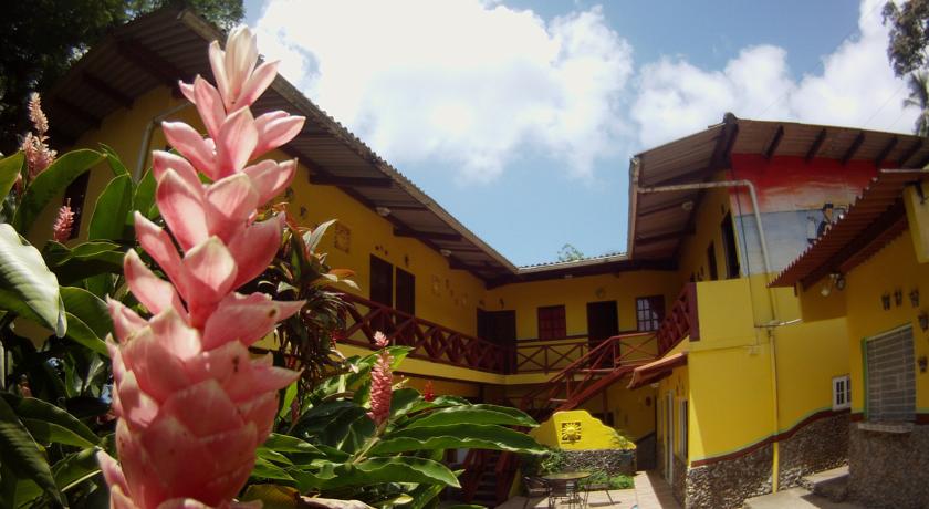 Imagen de los exteriores del Hotel Scubaportobello. Foto 5