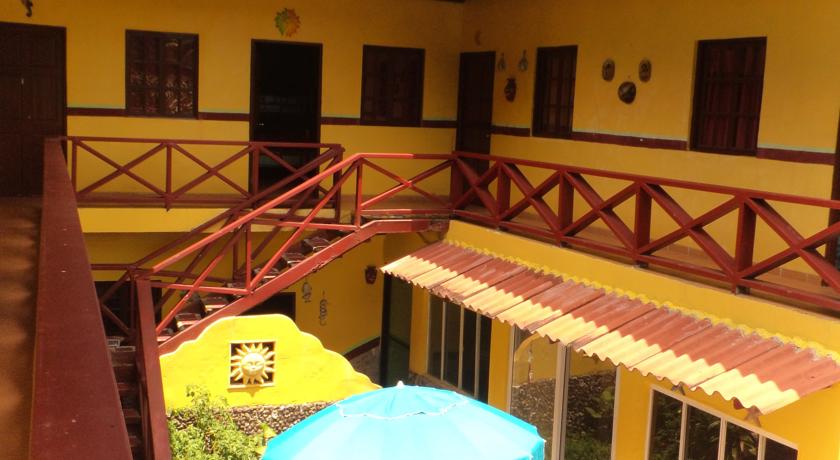 Imagen de los exteriores del Hotel Scubaportobello. Foto 7