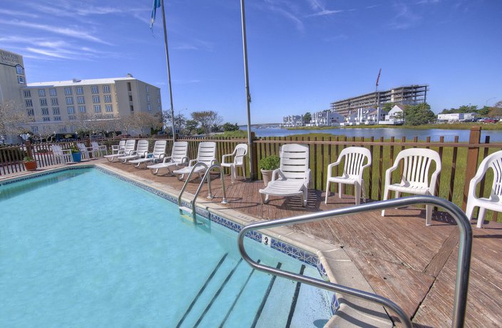 Imagen de la piscina del Hotel Sea Bay. Foto 18