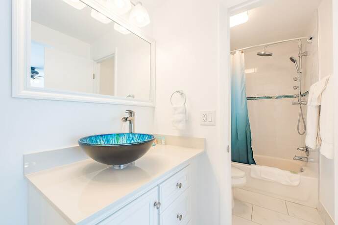 Imagen de la habitación del Hotel Sea Beach Plaza - Near Jungle Queen Riverboat. Foto 20