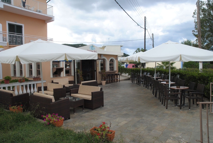 Imagen de los exteriores del Hotel Sea Bird. Foto 5