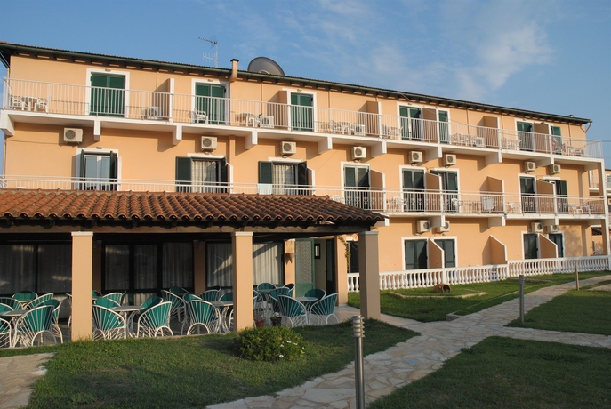 Imagen de los exteriores del Hotel Sea Bird. Foto 6