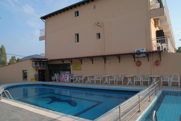 Imagen de la piscina del Hotel Sea Bird. Foto 8