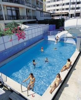 Imagen de la piscina del Hotel Sea Bird Hotel. Foto 7