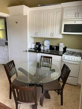 Imagen de la habitación del Hotel Sea Breeze Inn And Cottages. Foto 13