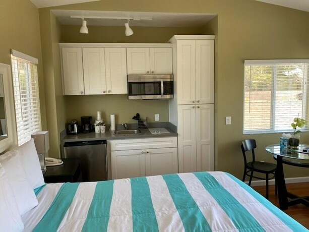 Imagen de la habitación del Hotel Sea Breeze Inn And Cottages. Foto 20