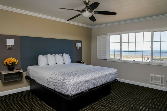 Imagen de la habitación del Hotel Sea Breeze Inn, San Simeon. Foto 11