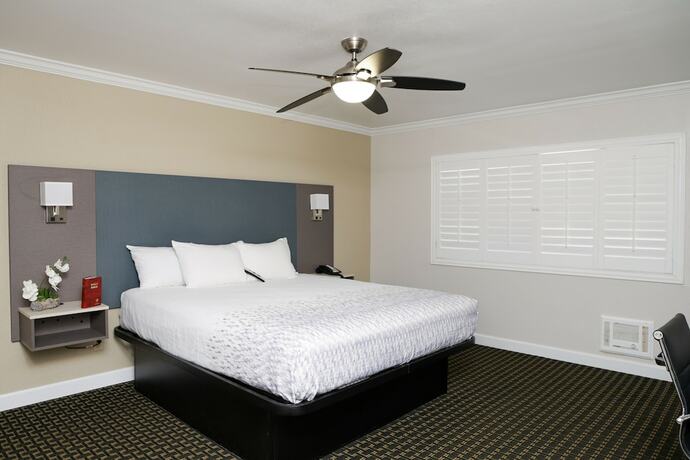 Imagen de la habitación del Hotel Sea Breeze Inn, San Simeon. Foto 14