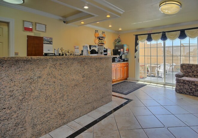 Imagen general del Hotel Sea Breeze Inn, San Simeon. Foto 8