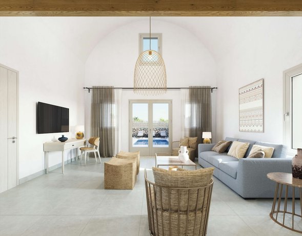 Imagen de la habitación del Hotel Sea Breeze Santorini Beach Resort, Curio By Hilton. Foto 5