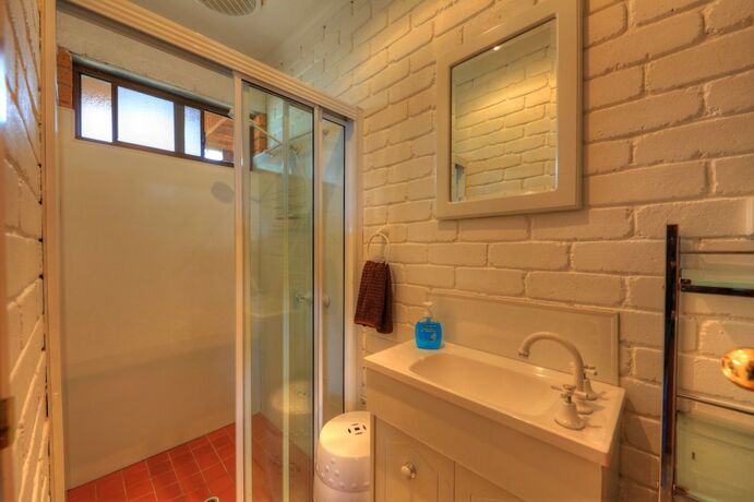 Imagen de la habitación del Hotel Sea Change Safety Cove. Foto 17