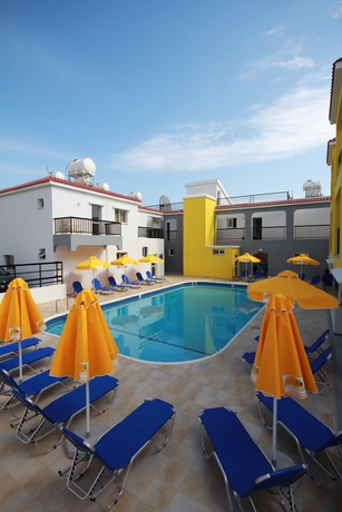 Imagen de la piscina del Hotel Sea Cleonapa. Foto 4