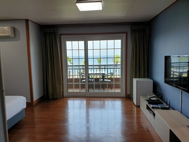Imagen de la habitación del Hotel Sea Cliff Jeju. Foto 29