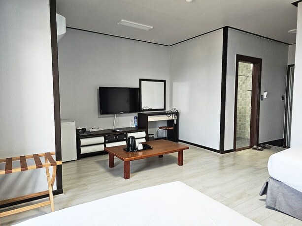 Imagen de la habitación del Hotel Sea Cliff Jeju. Foto 31