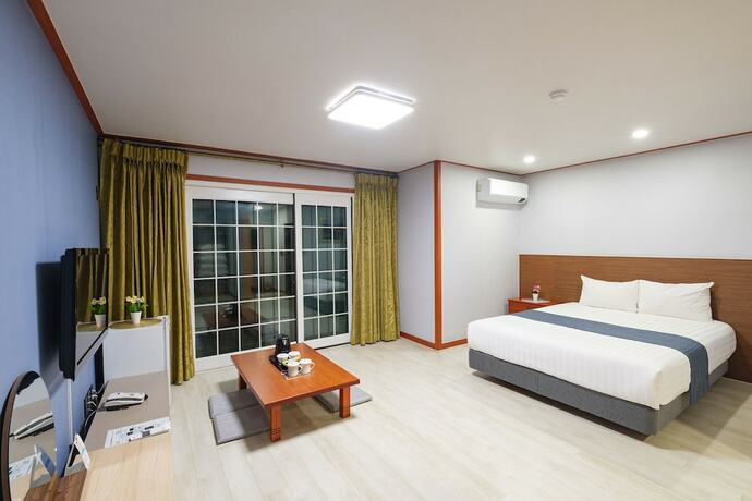 Imagen de la habitación del Hotel Sea Cliff Jeju. Foto 32