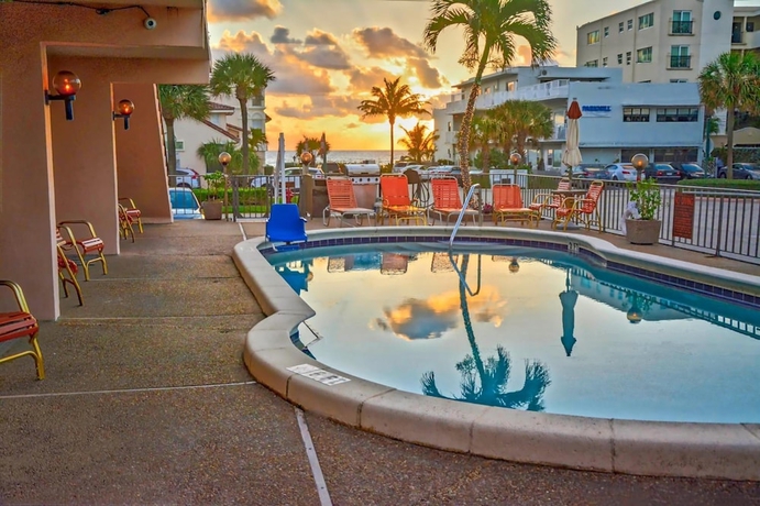 Imagen de la piscina del Hotel Sea Cliff Motel. Foto 12