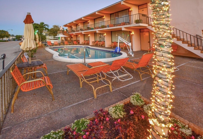 Imagen de la piscina del Hotel Sea Cliff Motel. Foto 15