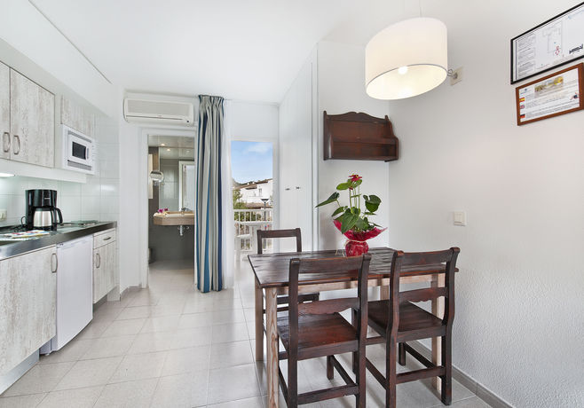 Imagen de la habitación del Hotel Sea Club Mediterranean Resort. Foto 14