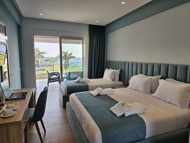 Imagen de la habitación del Hotel Sea Coast Resort Halkidiki. Foto 10