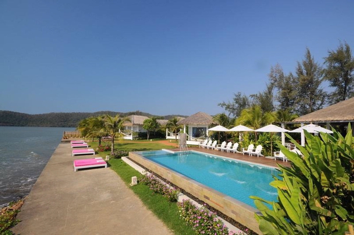 Imagen de la piscina del Hotel Sea Coco Resort. Foto 15