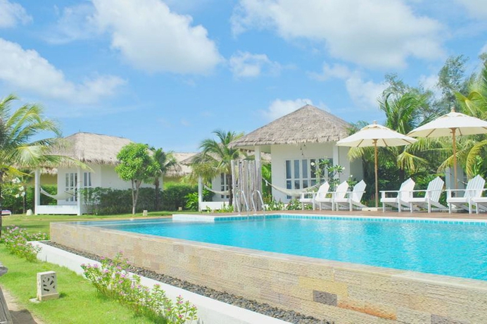 Imagen de la piscina del Hotel Sea Coco Resort. Foto 16