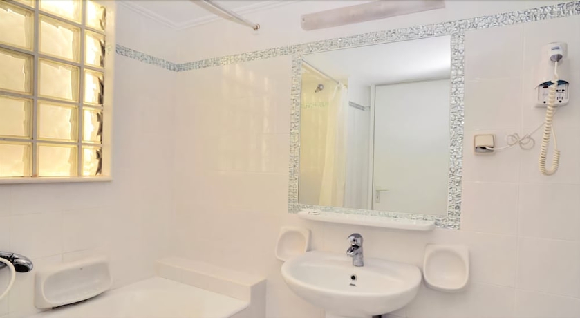 Imagen de la habitación del Hotel Sea Colours. Foto 11