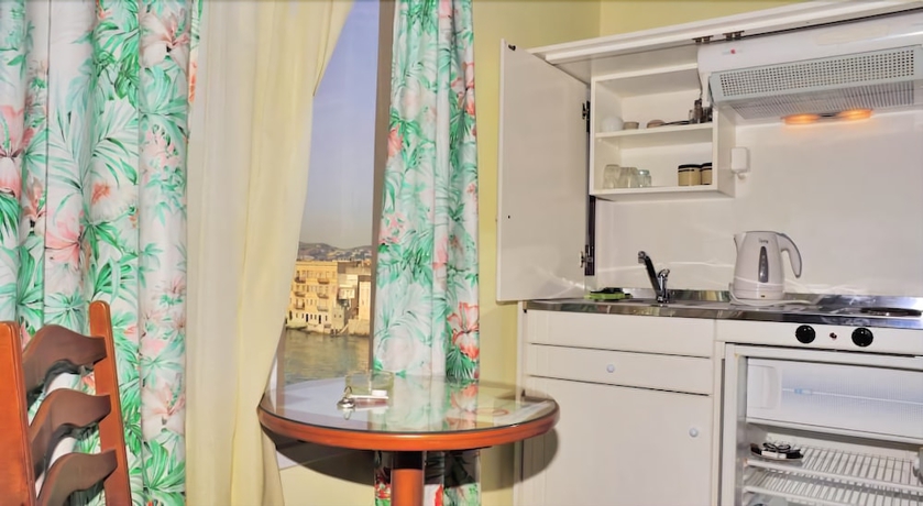 Imagen de la habitación del Hotel Sea Colours. Foto 14