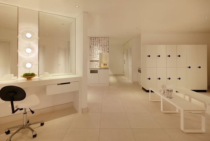 Imagen de la piscina del Hotel Sea Containers London. Foto 15