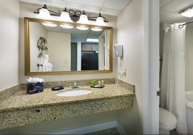 Imagen de la habitación del Hotel Sea Crest Oceanfront Resort. Foto 4